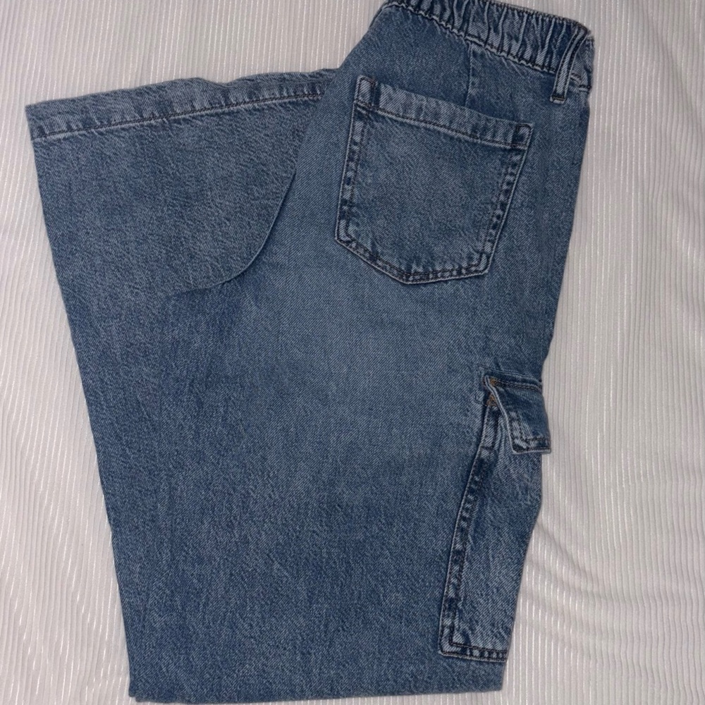 Aeropostale High Rise, Wide Leg Cargo jeans